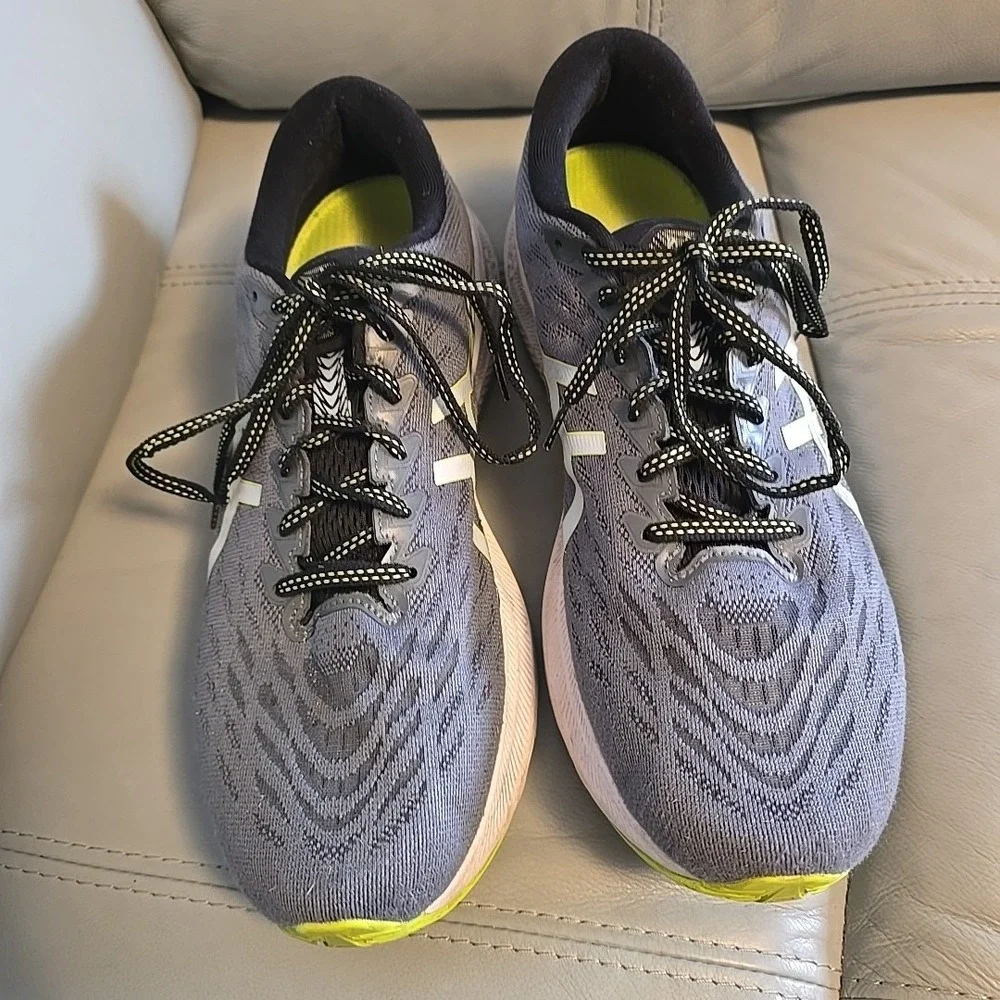 Asics GT-2000 11 Mens Size 11 Gray Green White Athletic‎ Running Shoes Sneakers